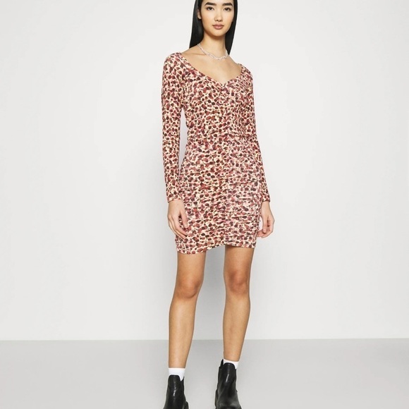 NWT ASOS Monki Tua ruched long sleeve mini dress in rose print Size Large - Picture 2 of 11